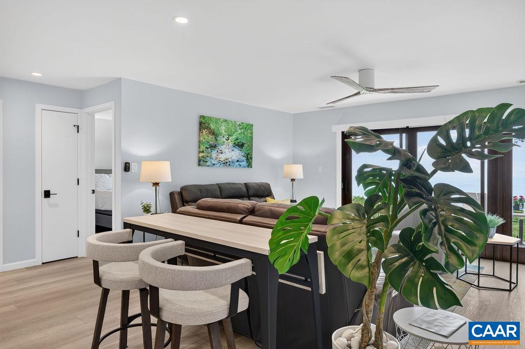 1501 CLIFFS CONDOS