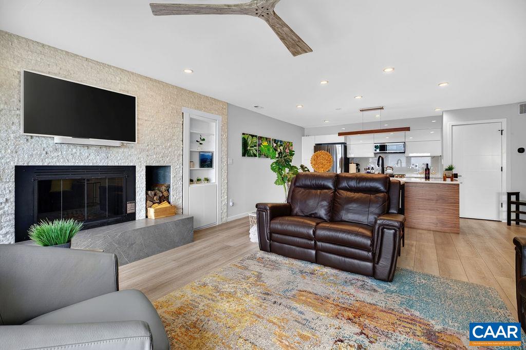 1501 CLIFFS CONDOS