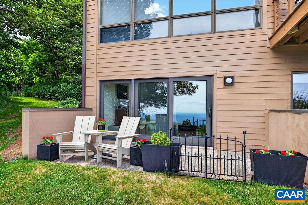 1501 CLIFFS CONDOS