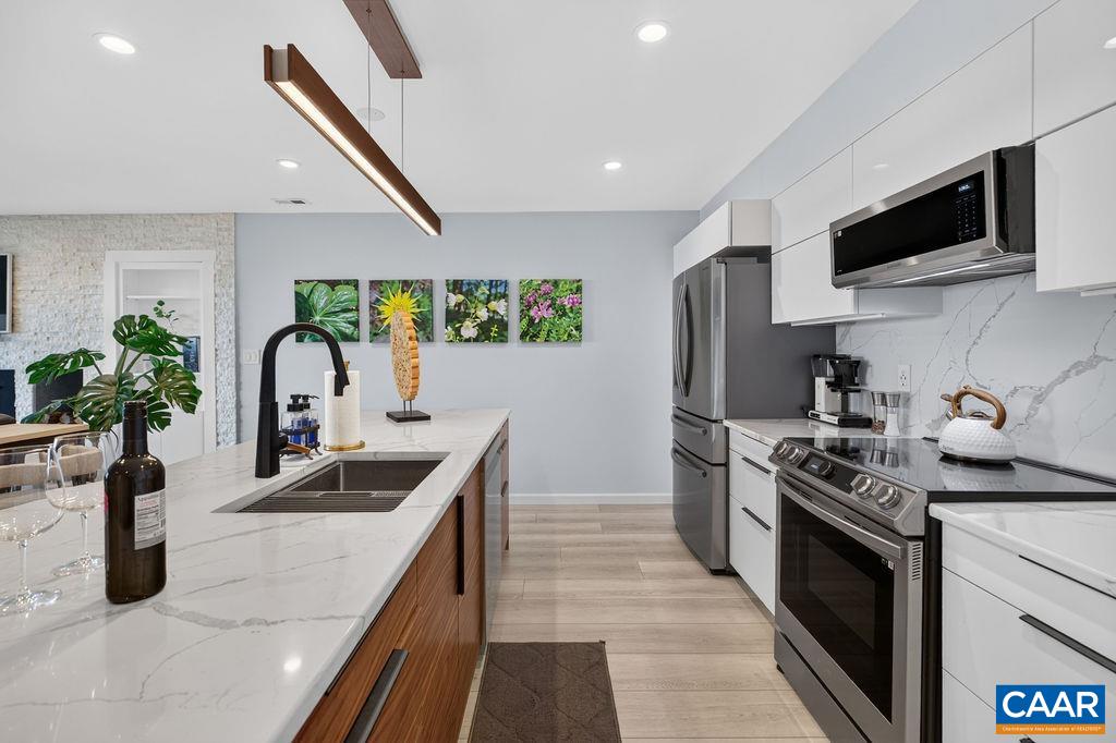 1501 CLIFFS CONDOS