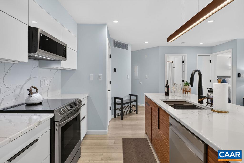 1501 CLIFFS CONDOS
