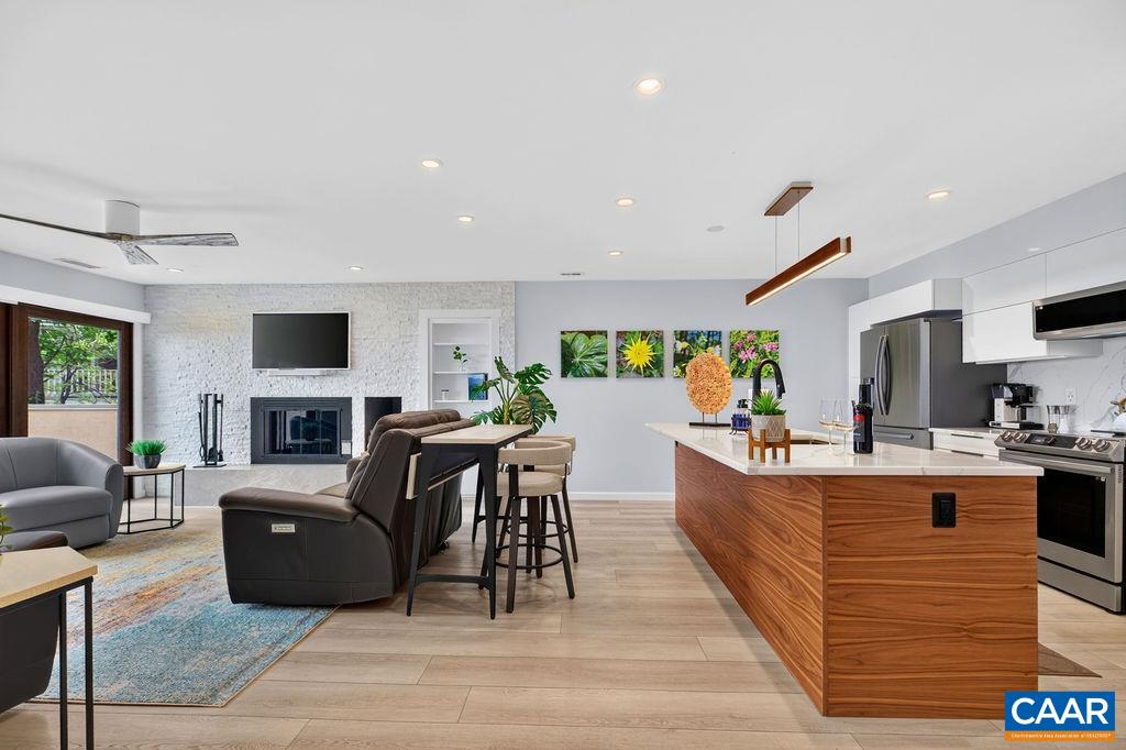 1501 CLIFFS CONDOS