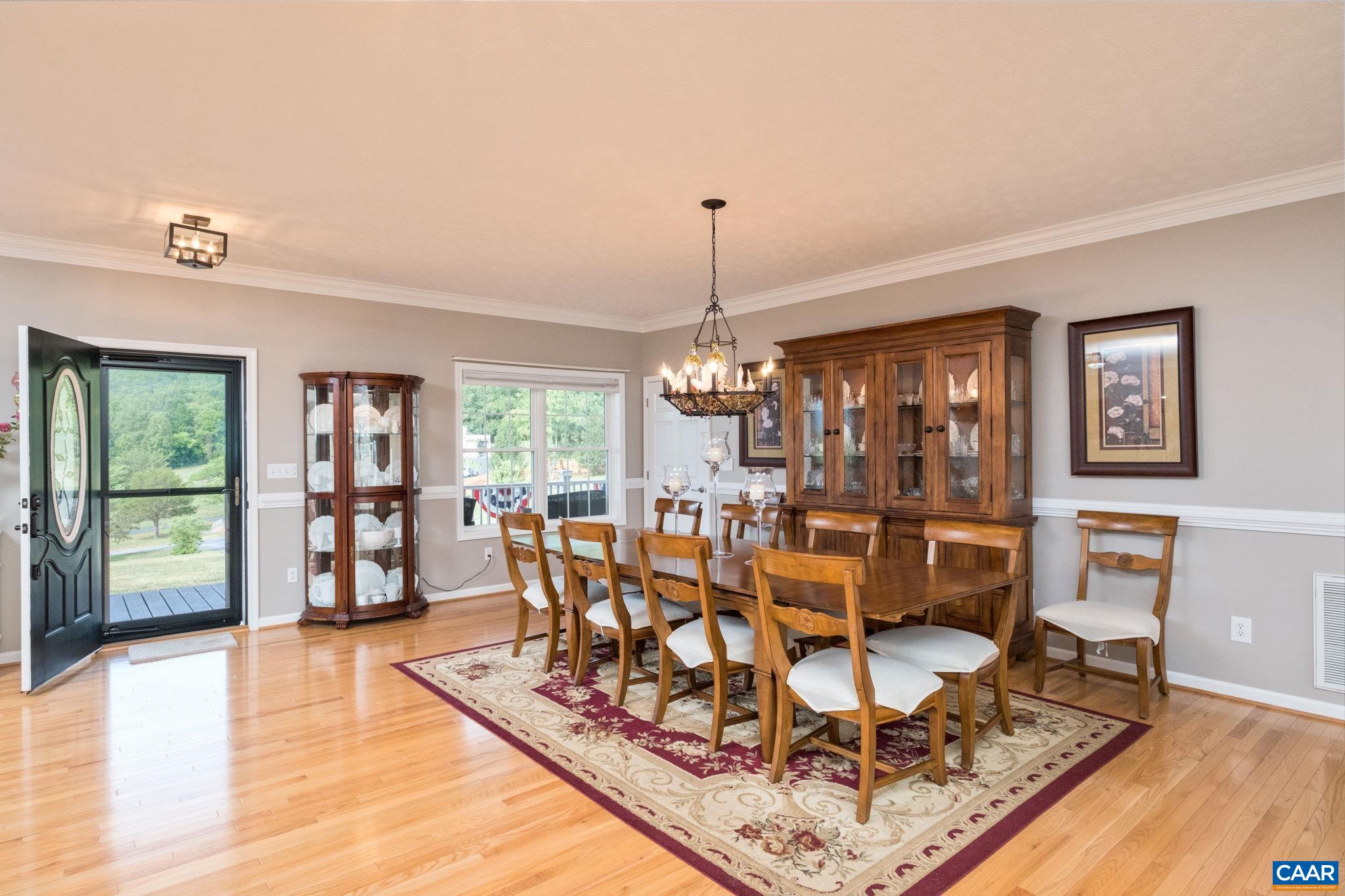 158 APPLE LN