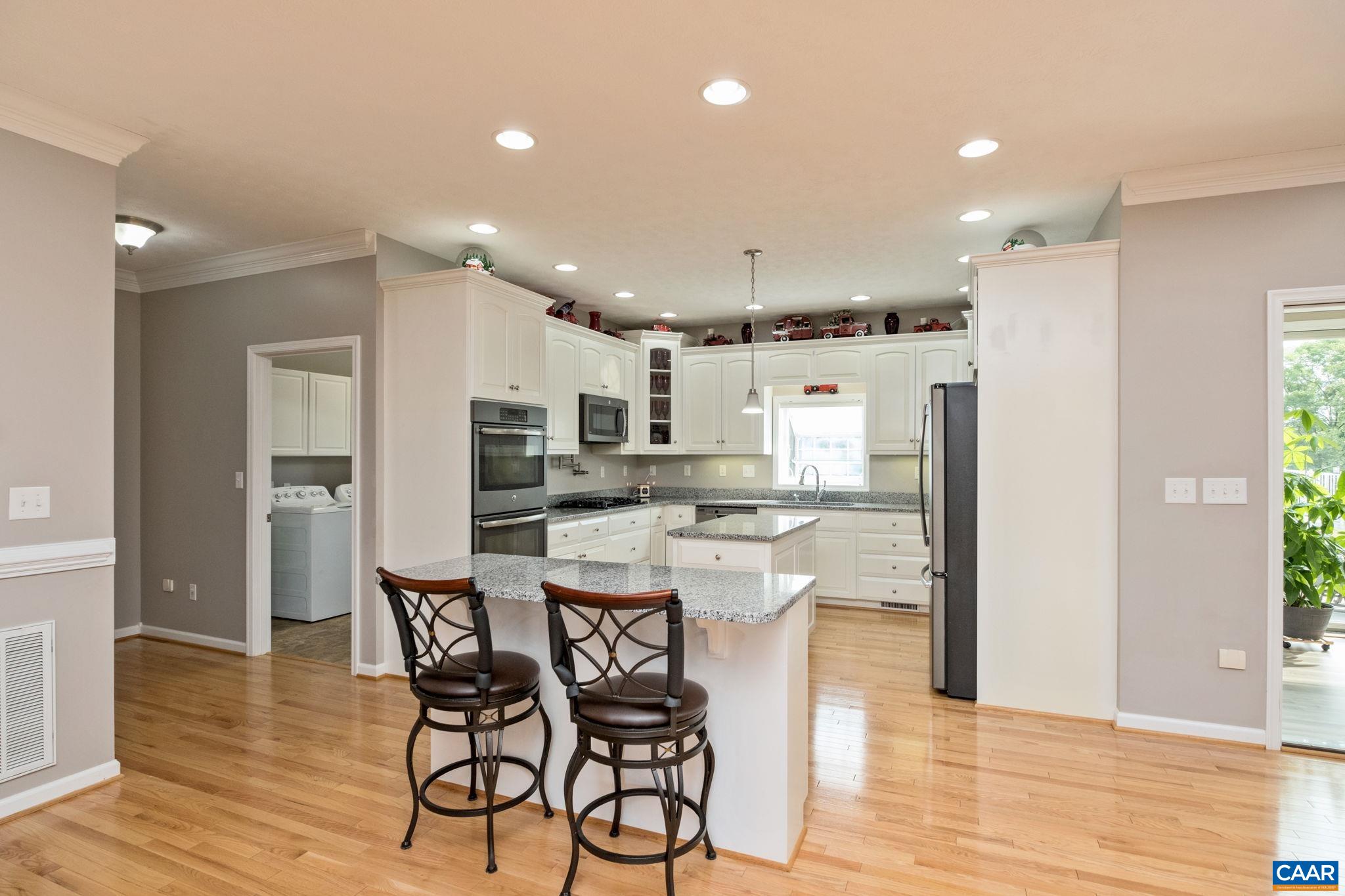 158 APPLE LN