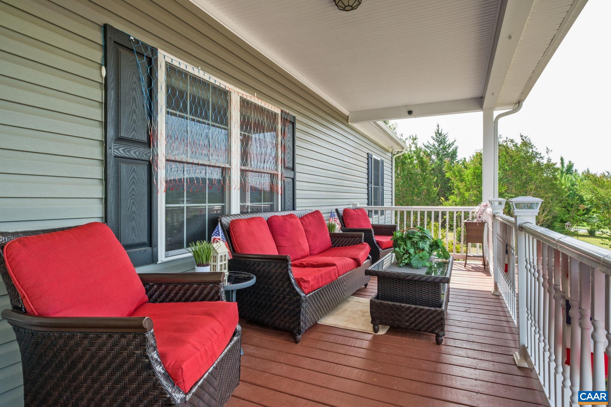 158 APPLE LN