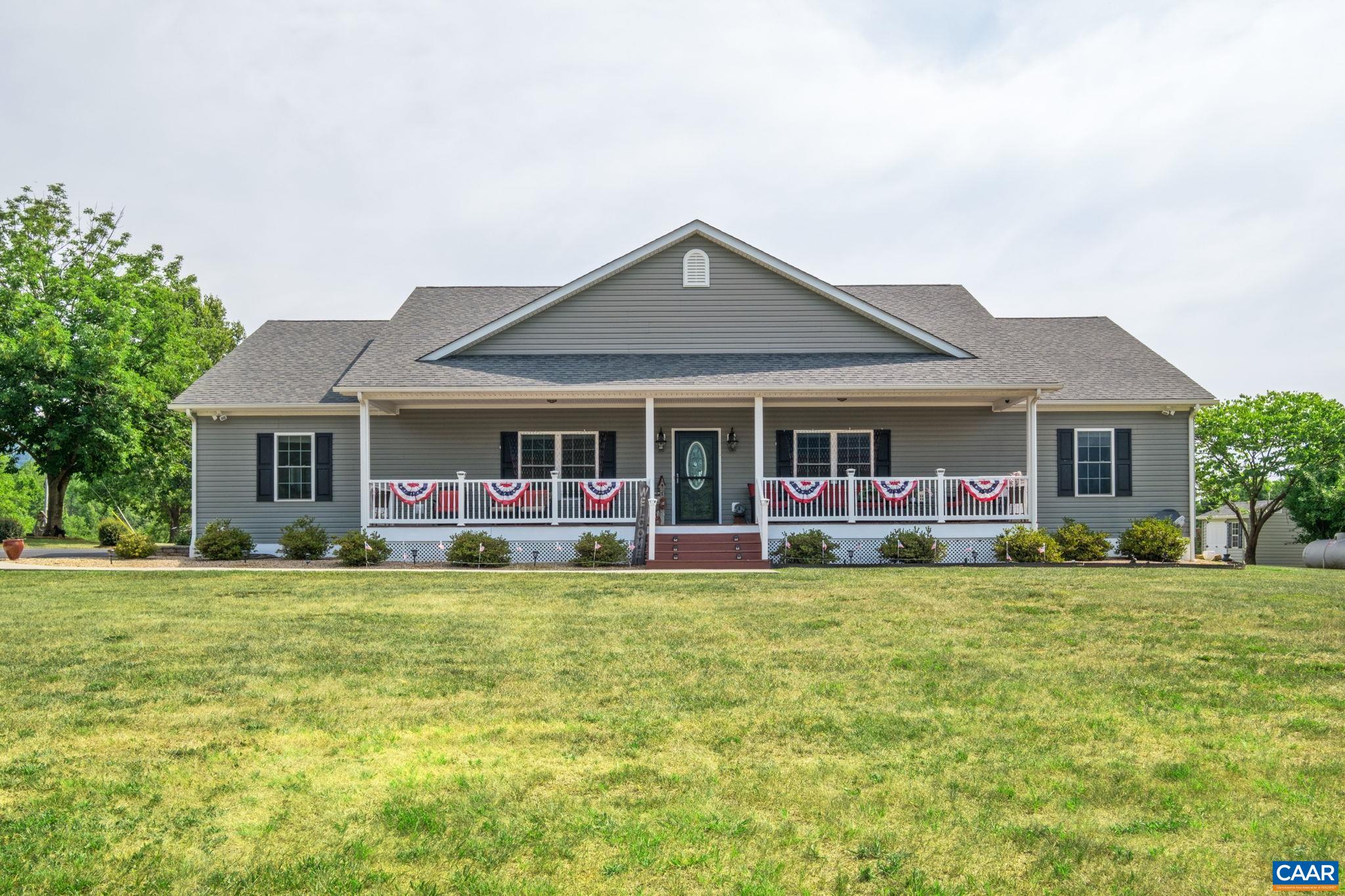 158 APPLE LN