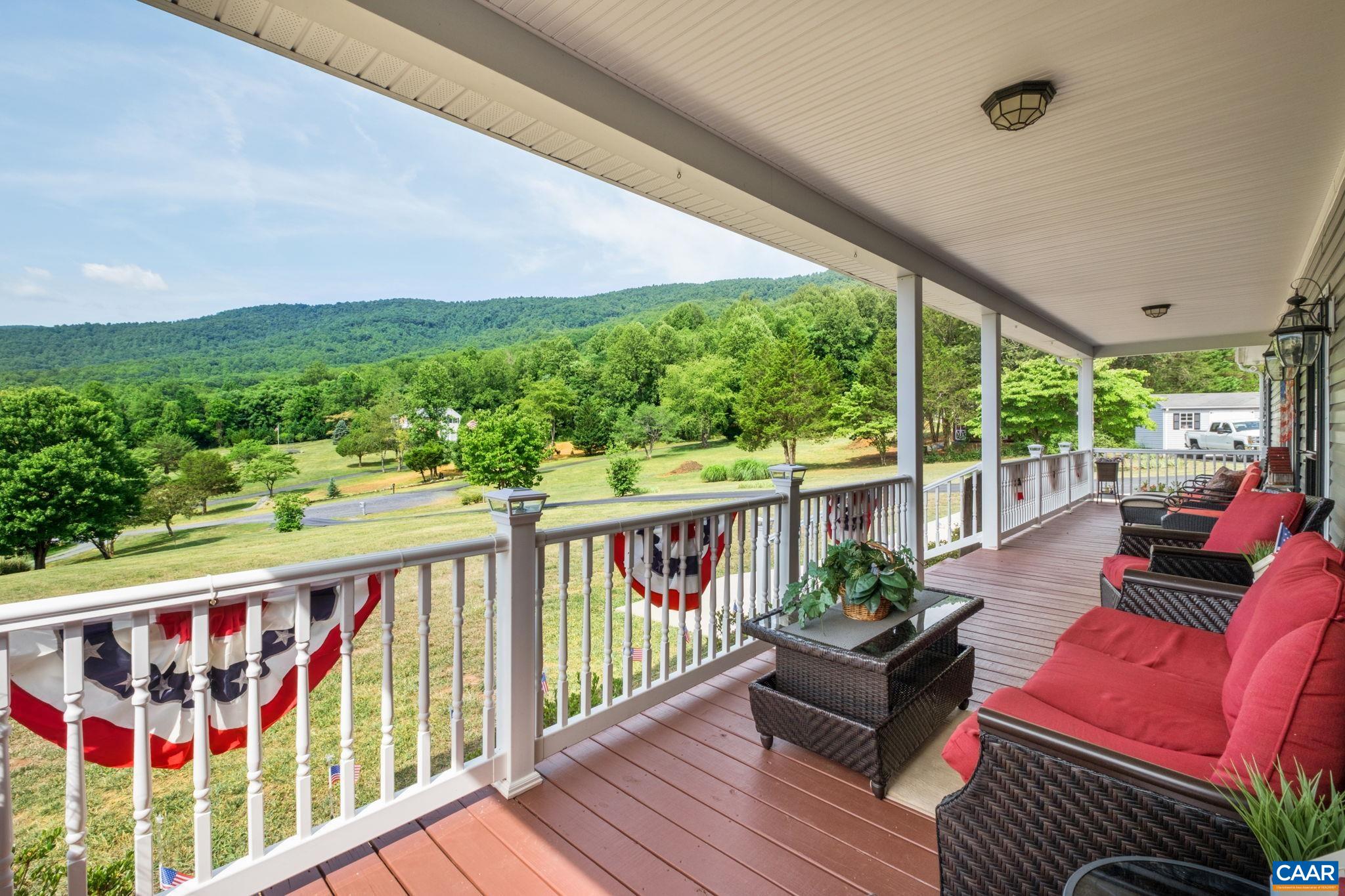 158 APPLE LN