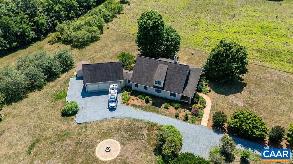 450 PHILLIPS LN