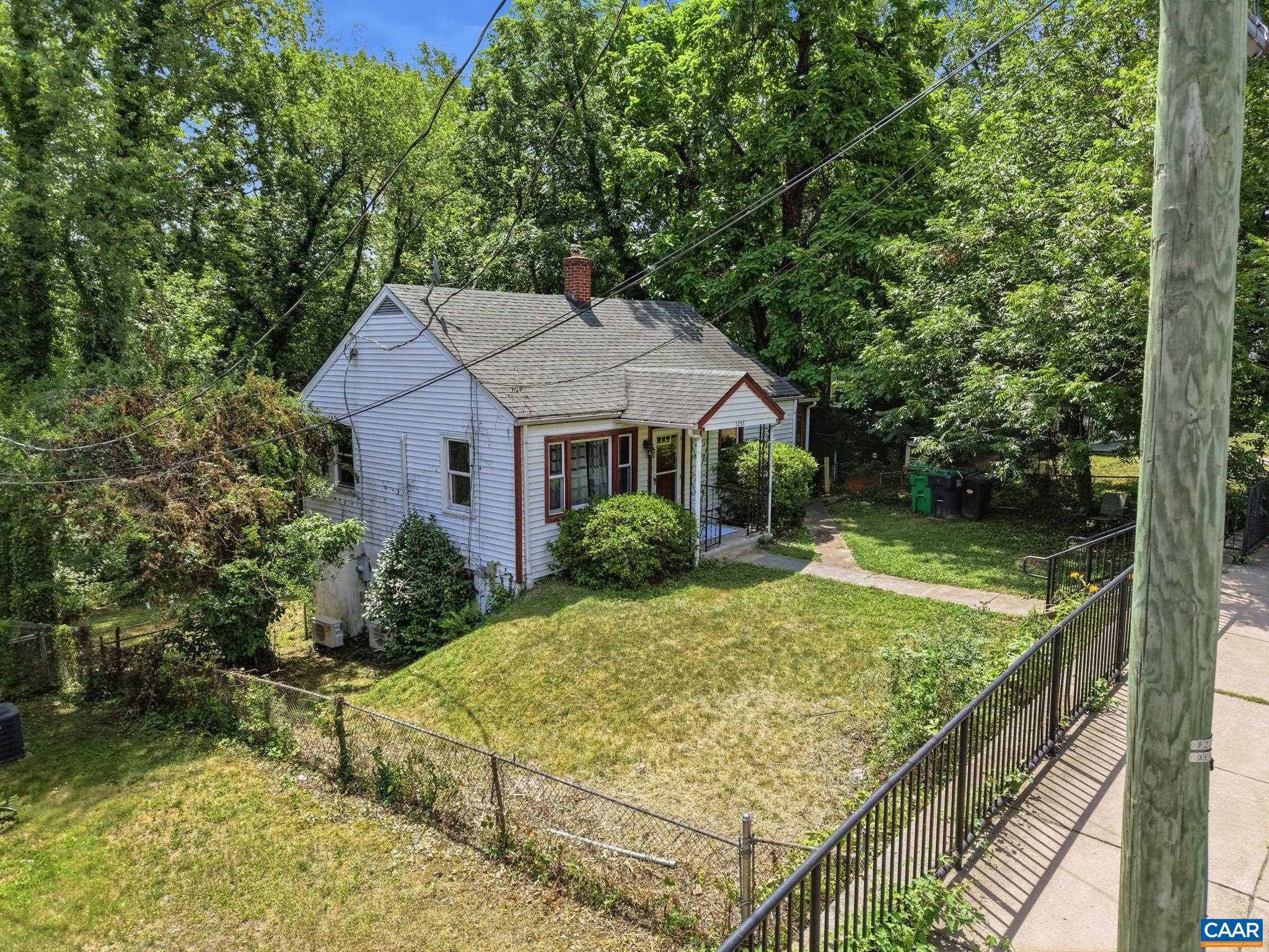 1208 CHERRY AVE