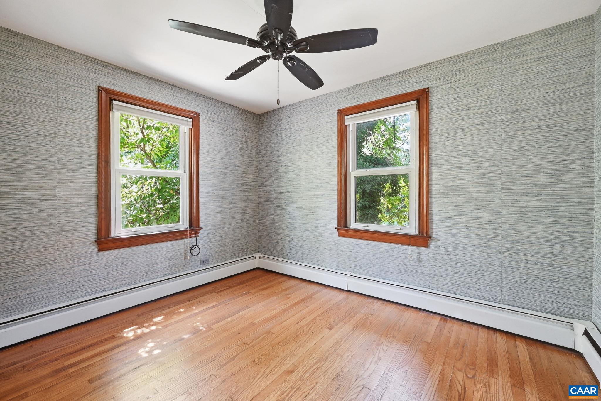 1208 CHERRY AVE