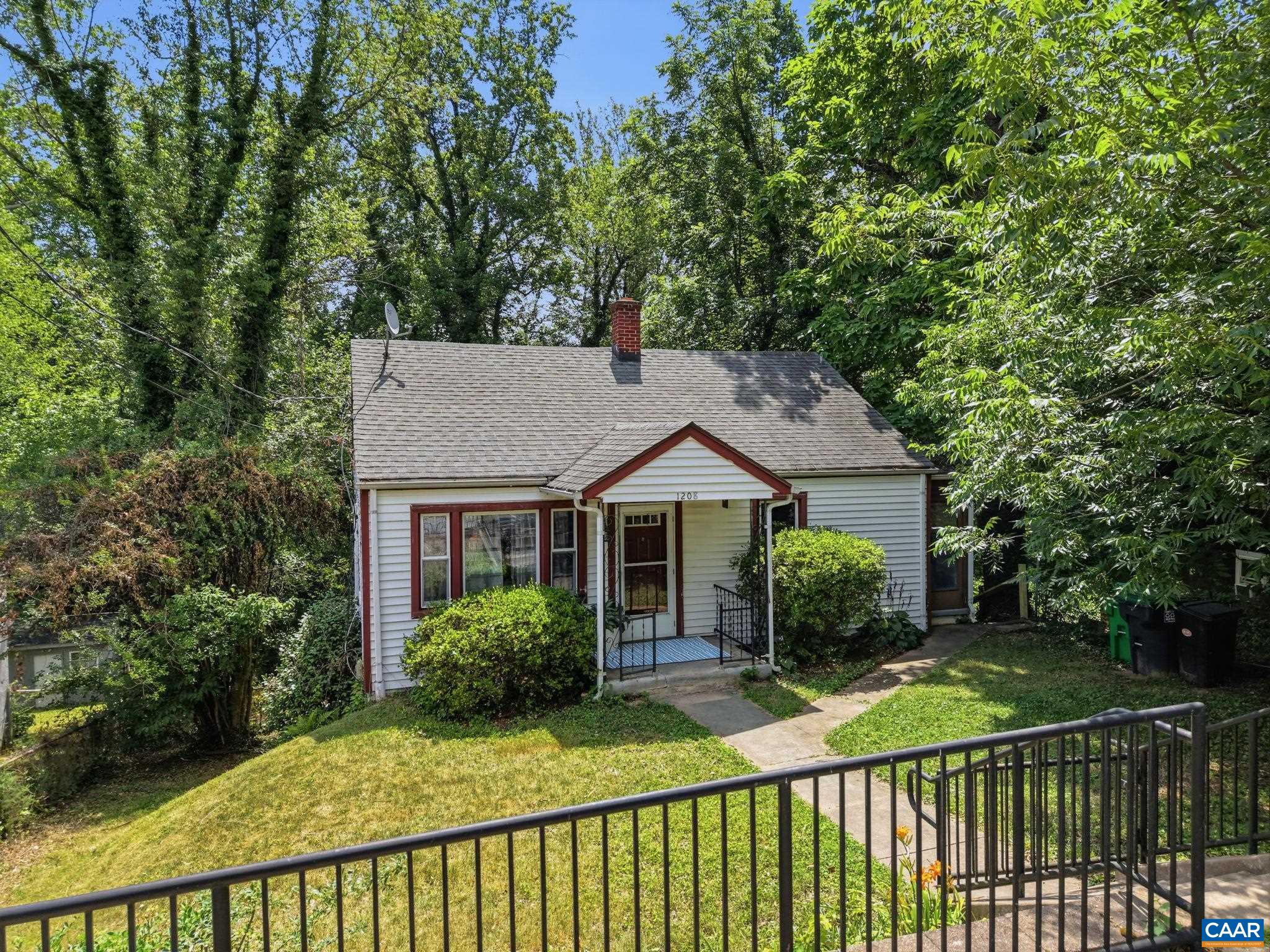 1208 CHERRY AVE