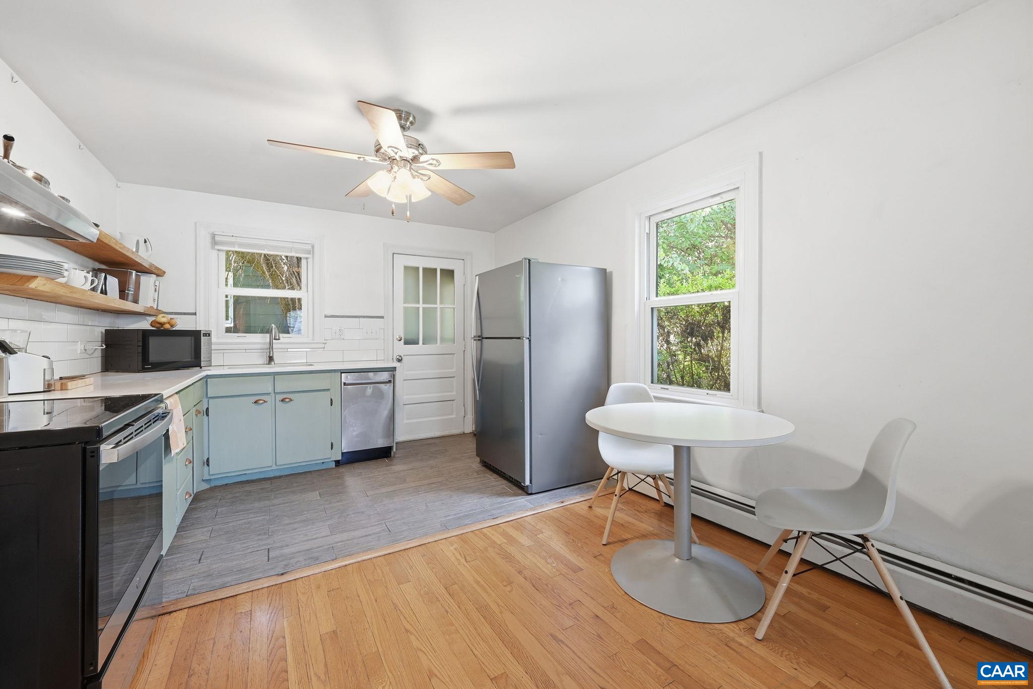 1208 CHERRY AVE