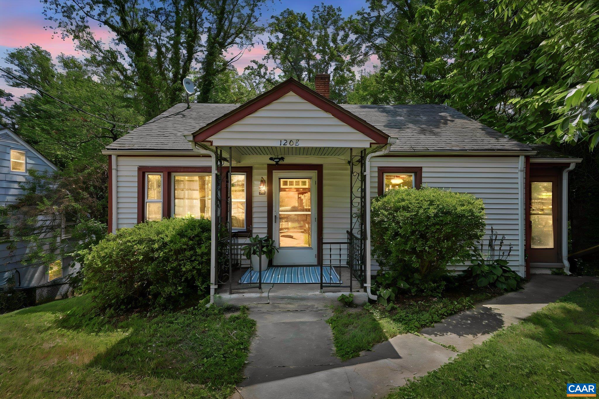 1208 CHERRY AVE