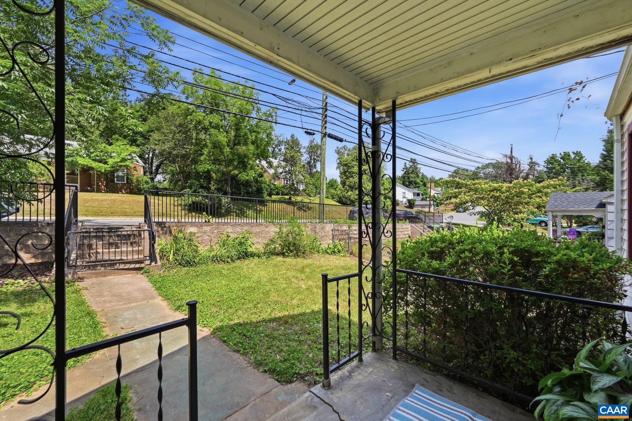 1208 CHERRY AVE