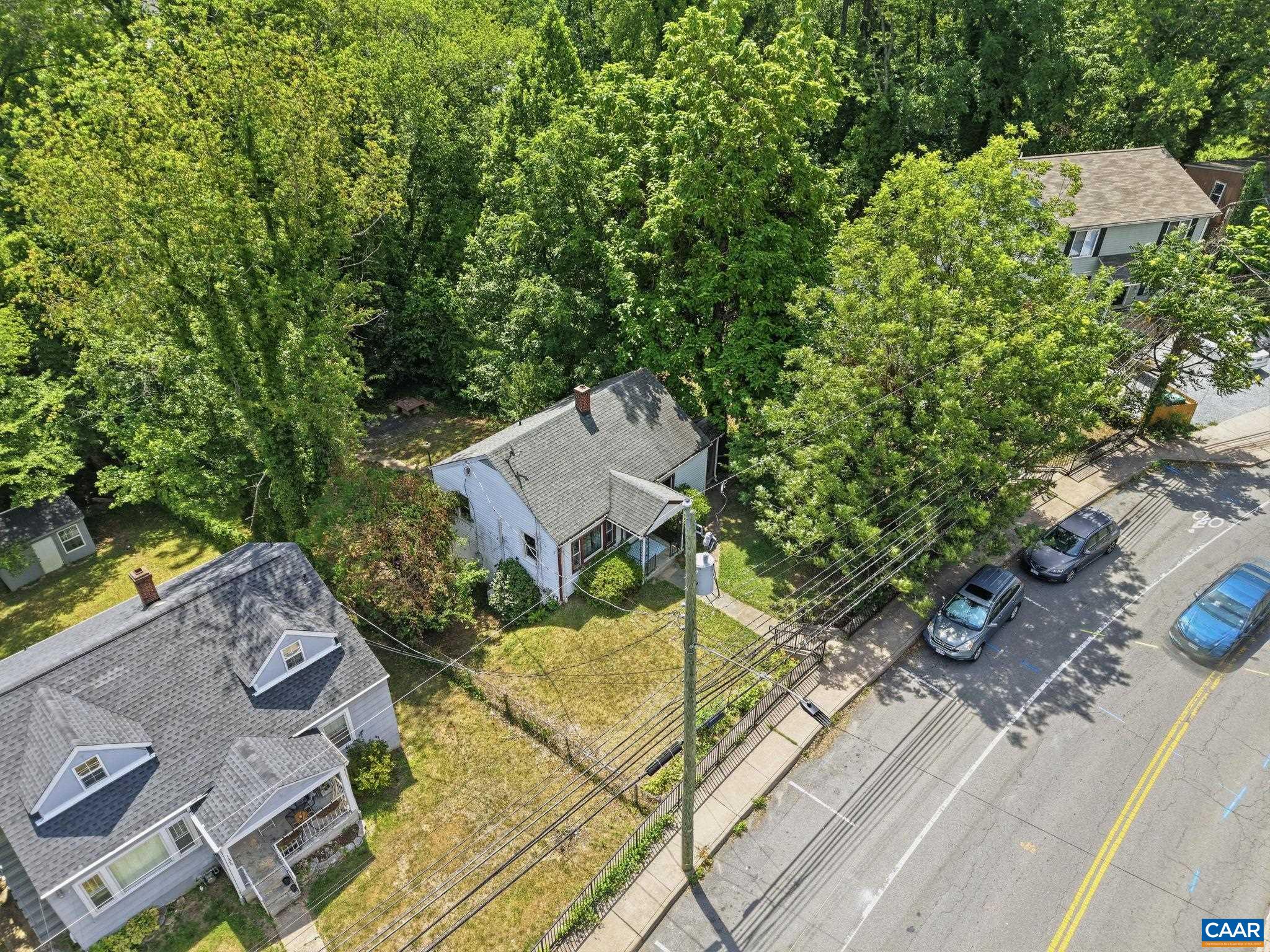 1208 CHERRY AVE
