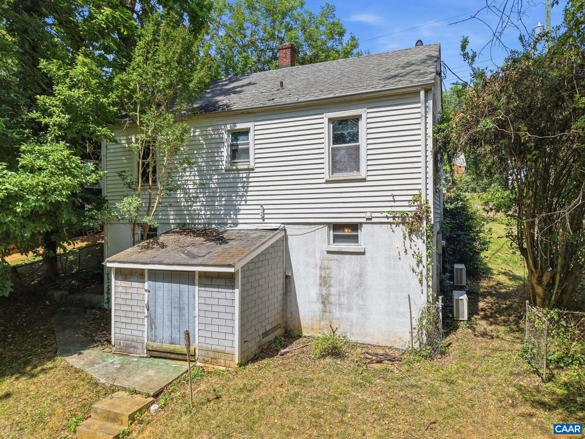 1208 CHERRY AVE