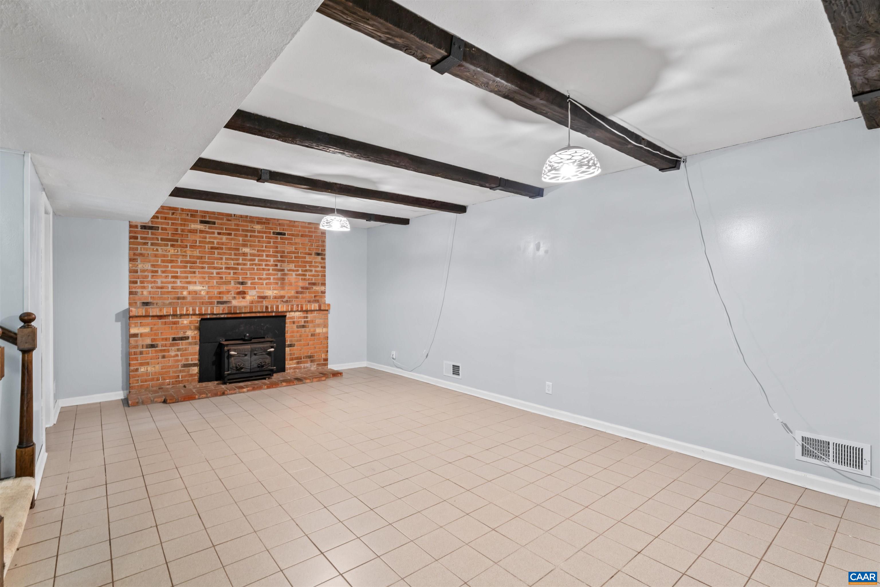 8005 WASHINGTON CT