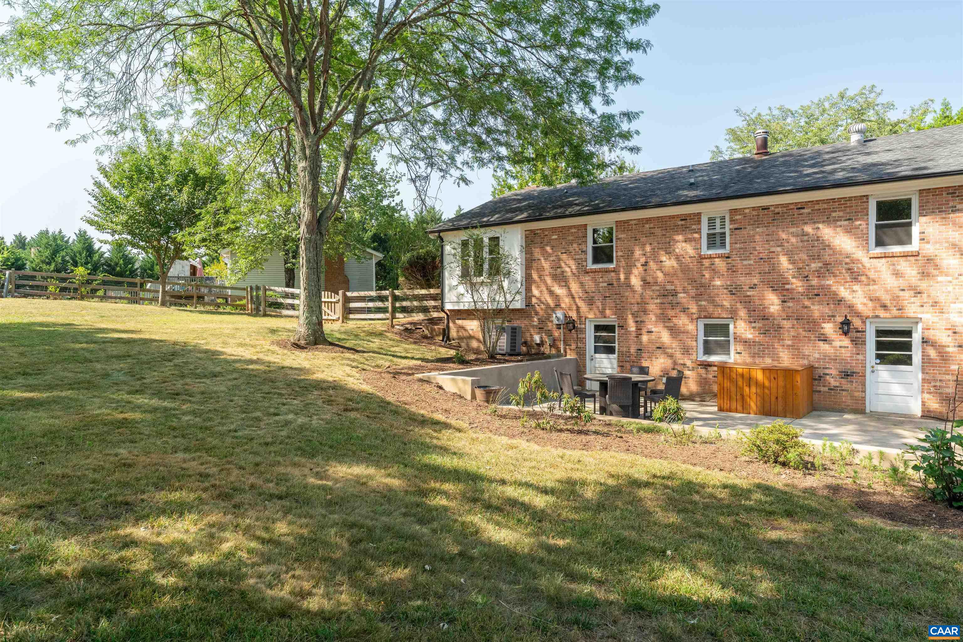 8005 WASHINGTON CT