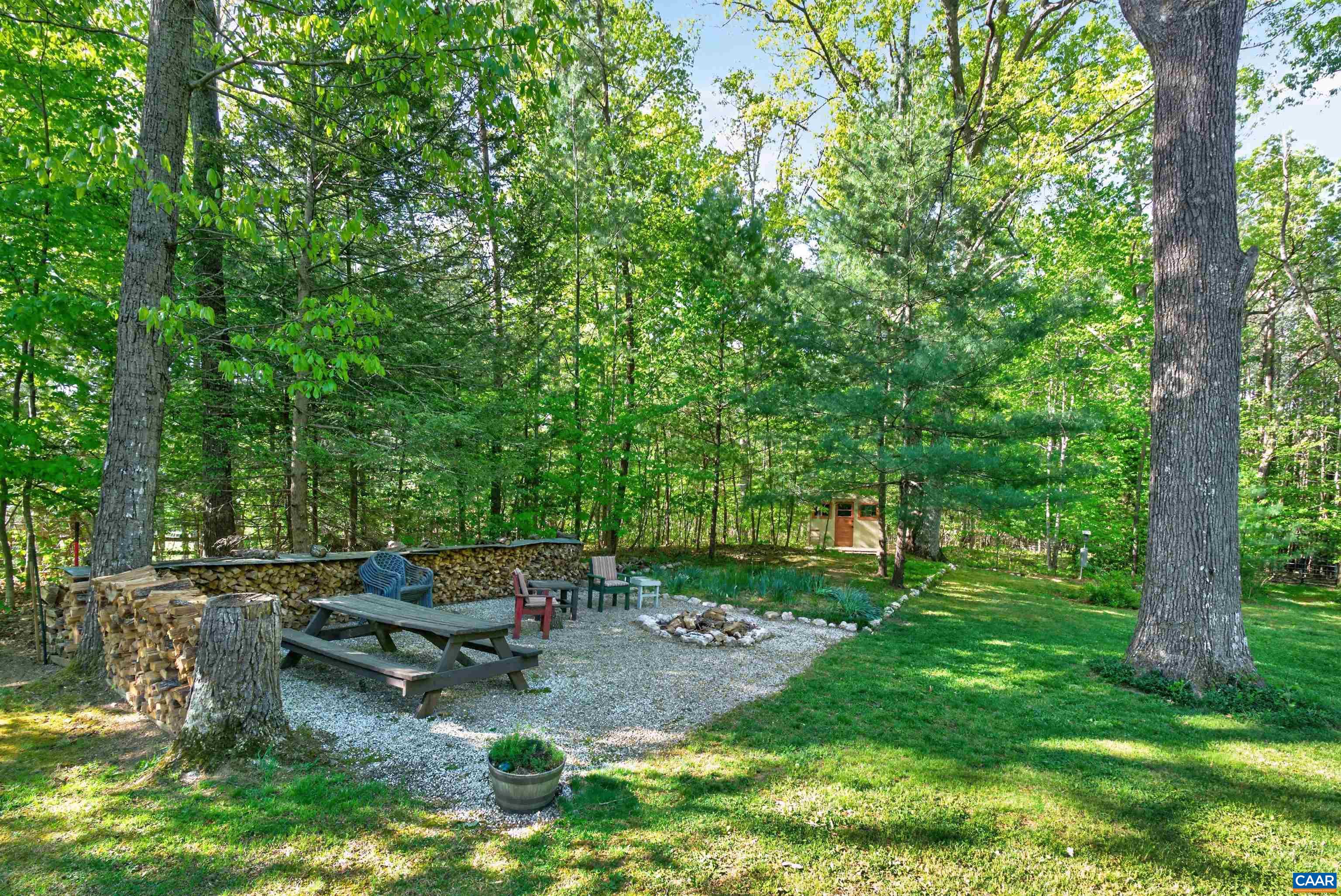 5880 LEXINGTON LN