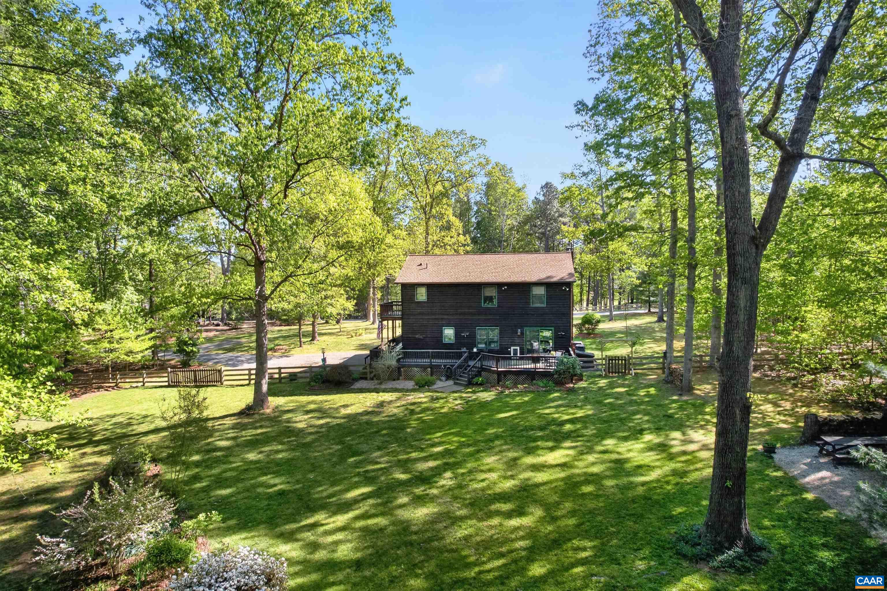 5880 LEXINGTON LN