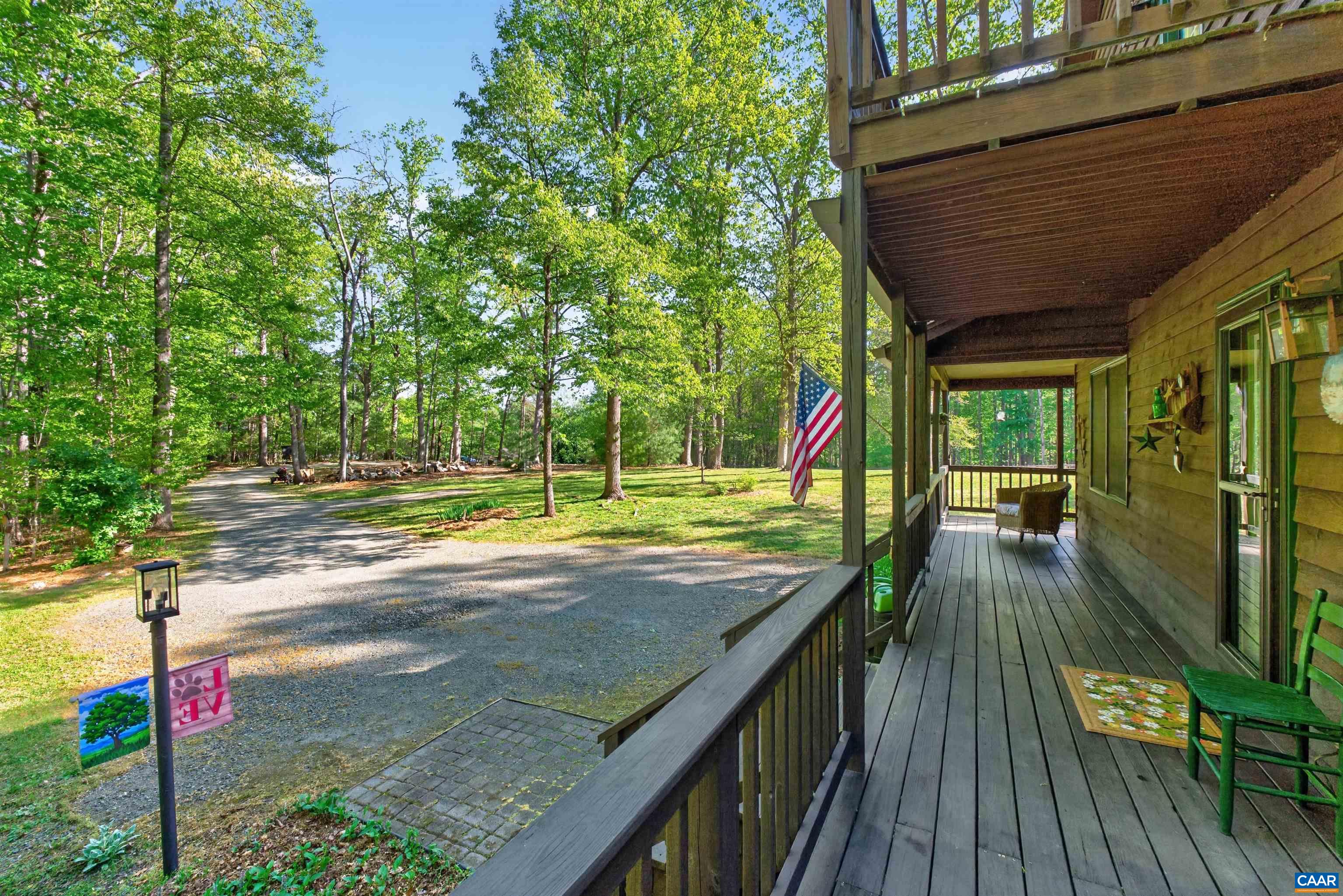 5880 LEXINGTON LN