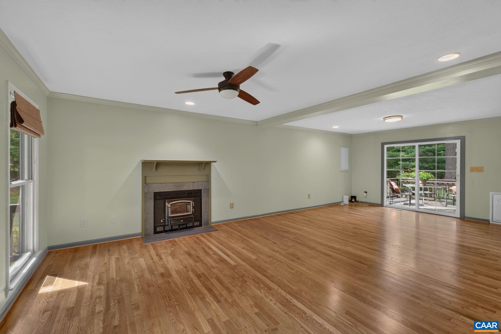 5880 LEXINGTON LN