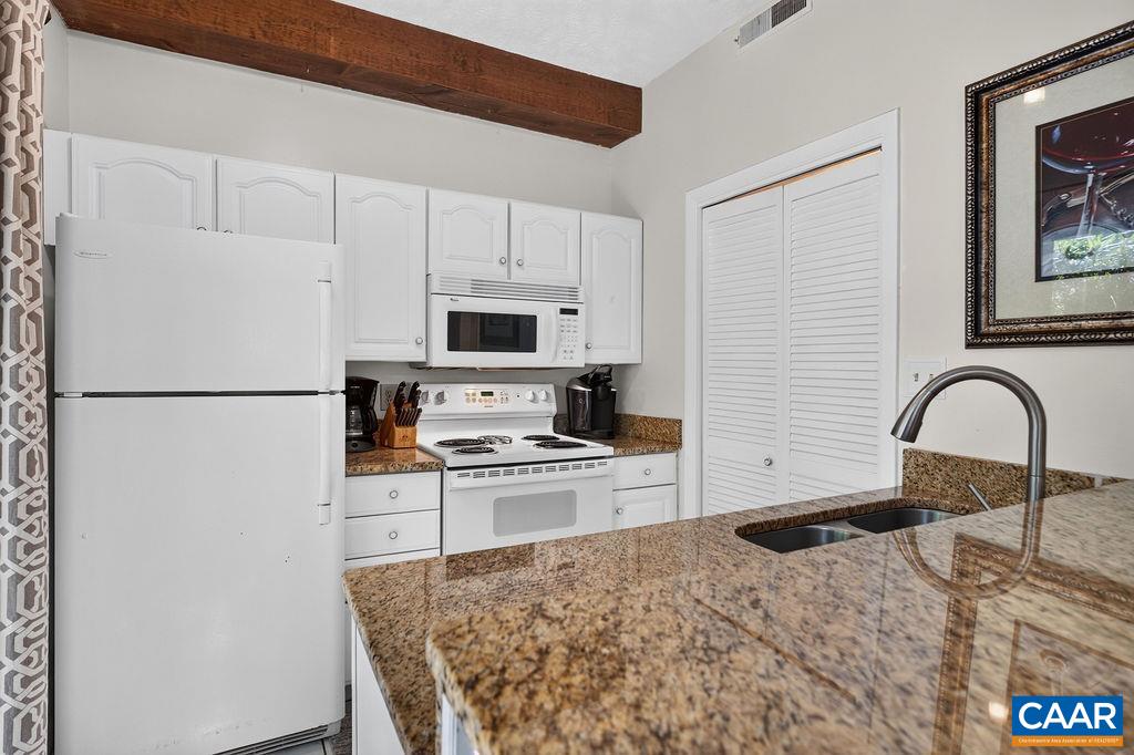 730 LAURELWOOD CONDOS