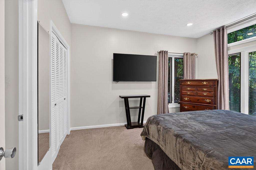 730 LAURELWOOD CONDOS