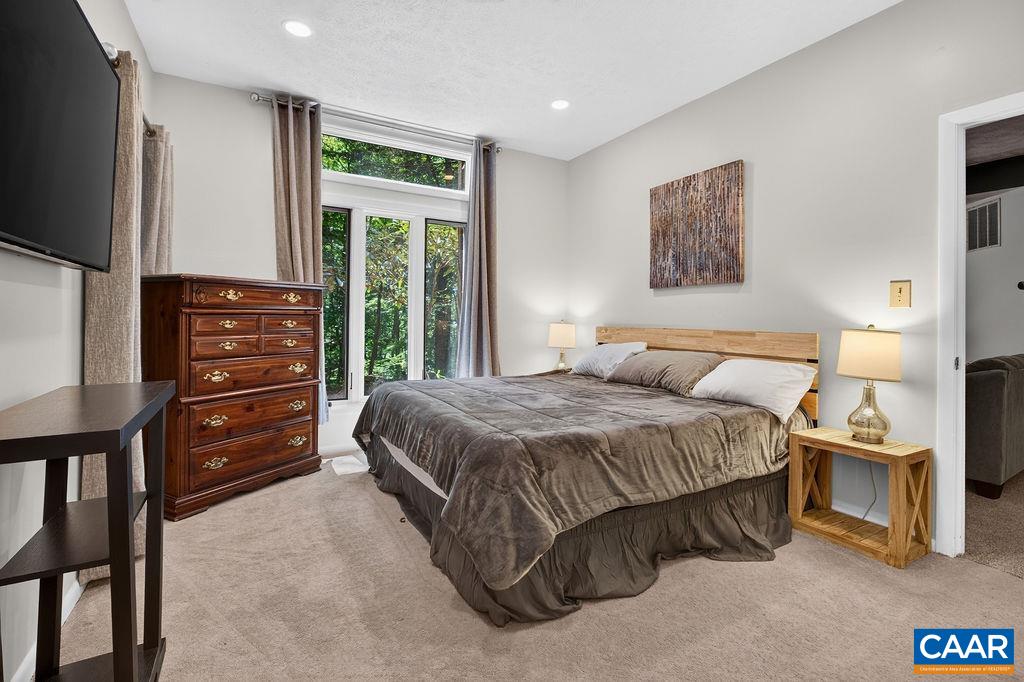 730 LAURELWOOD CONDOS