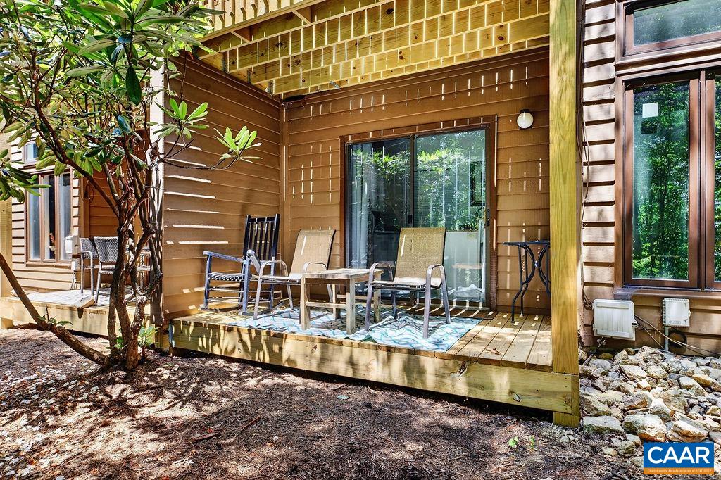730 LAURELWOOD CONDOS