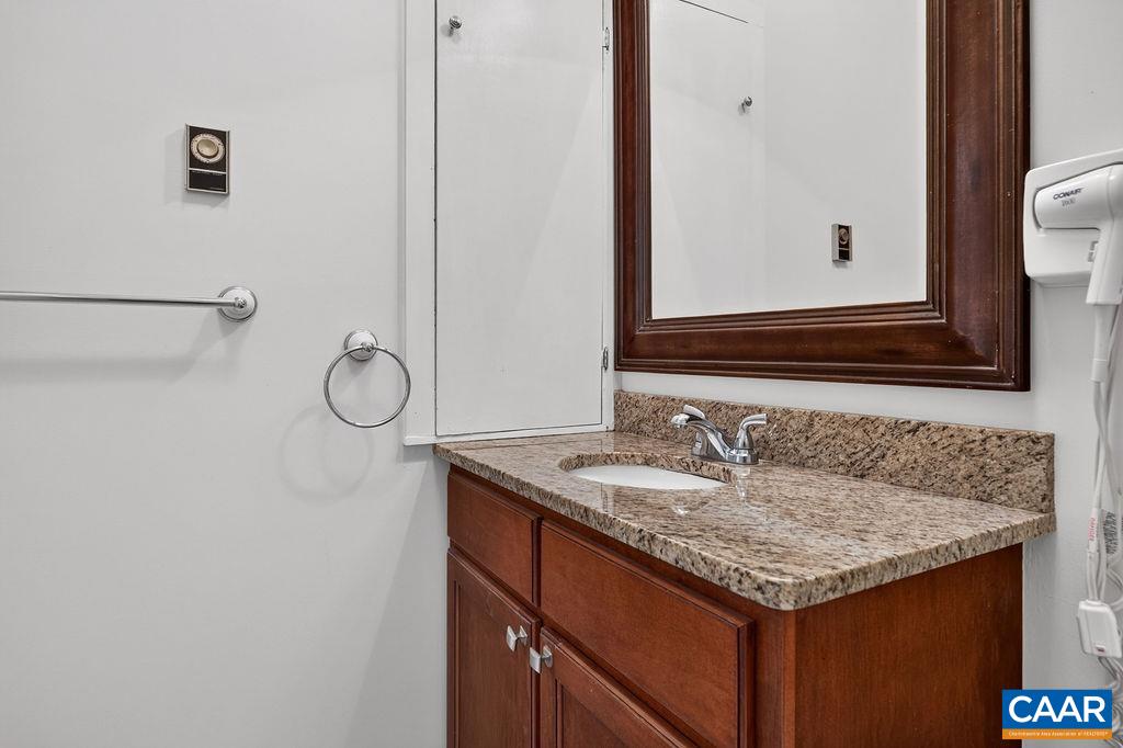 730 LAURELWOOD CONDOS