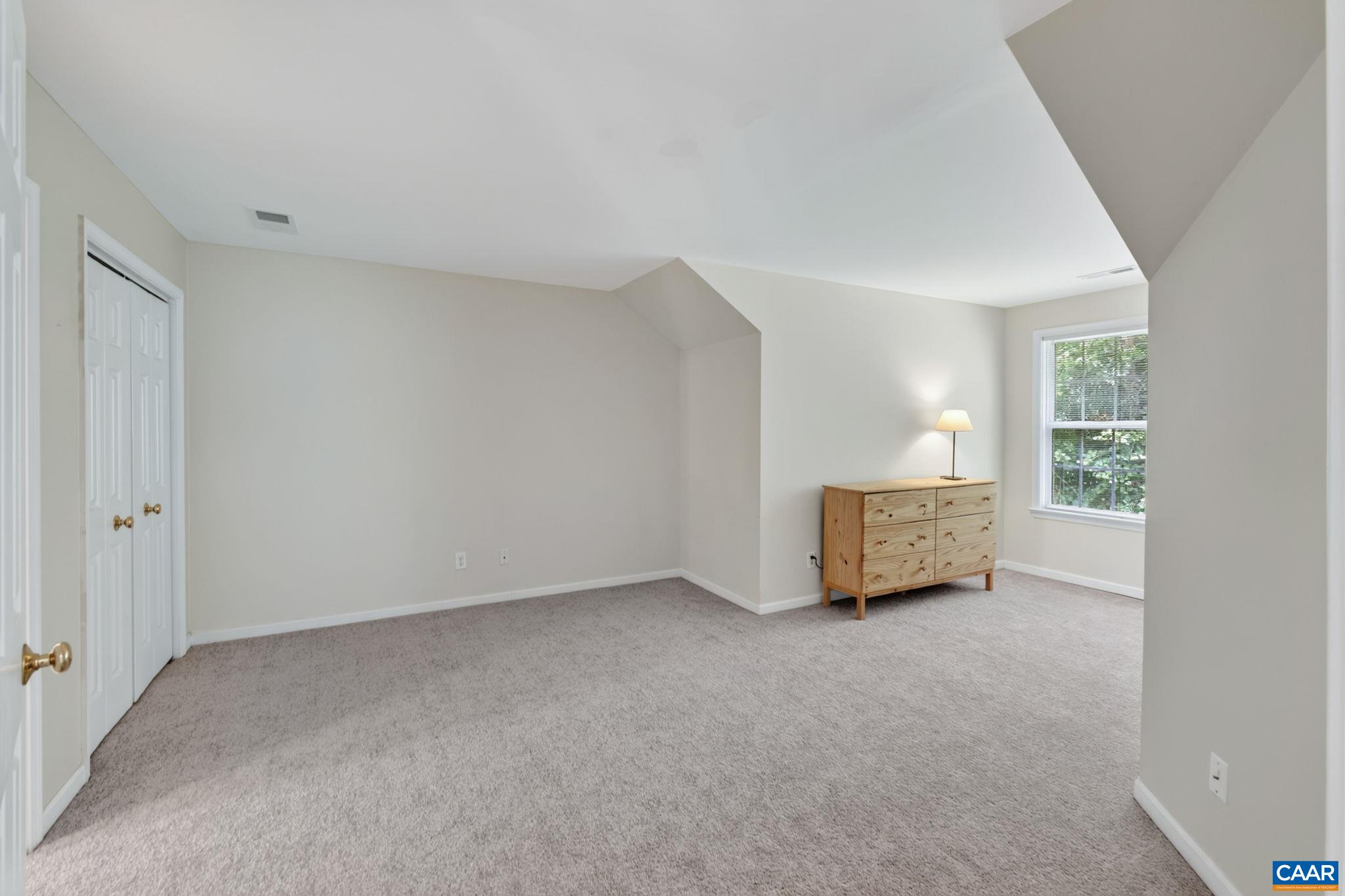 2590 RAVENSCROFT WAY