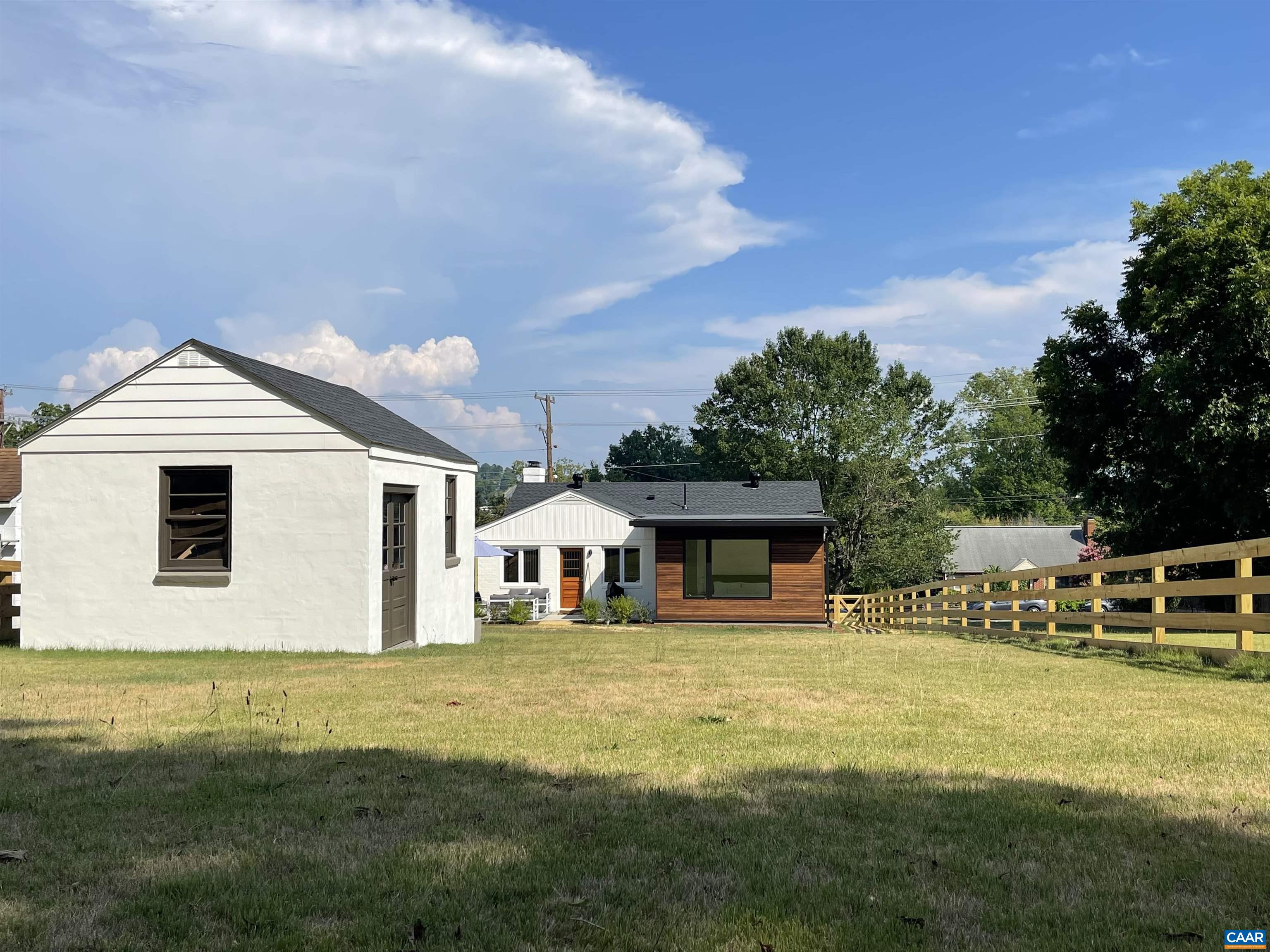 1007 SAINT CLAIR AVE