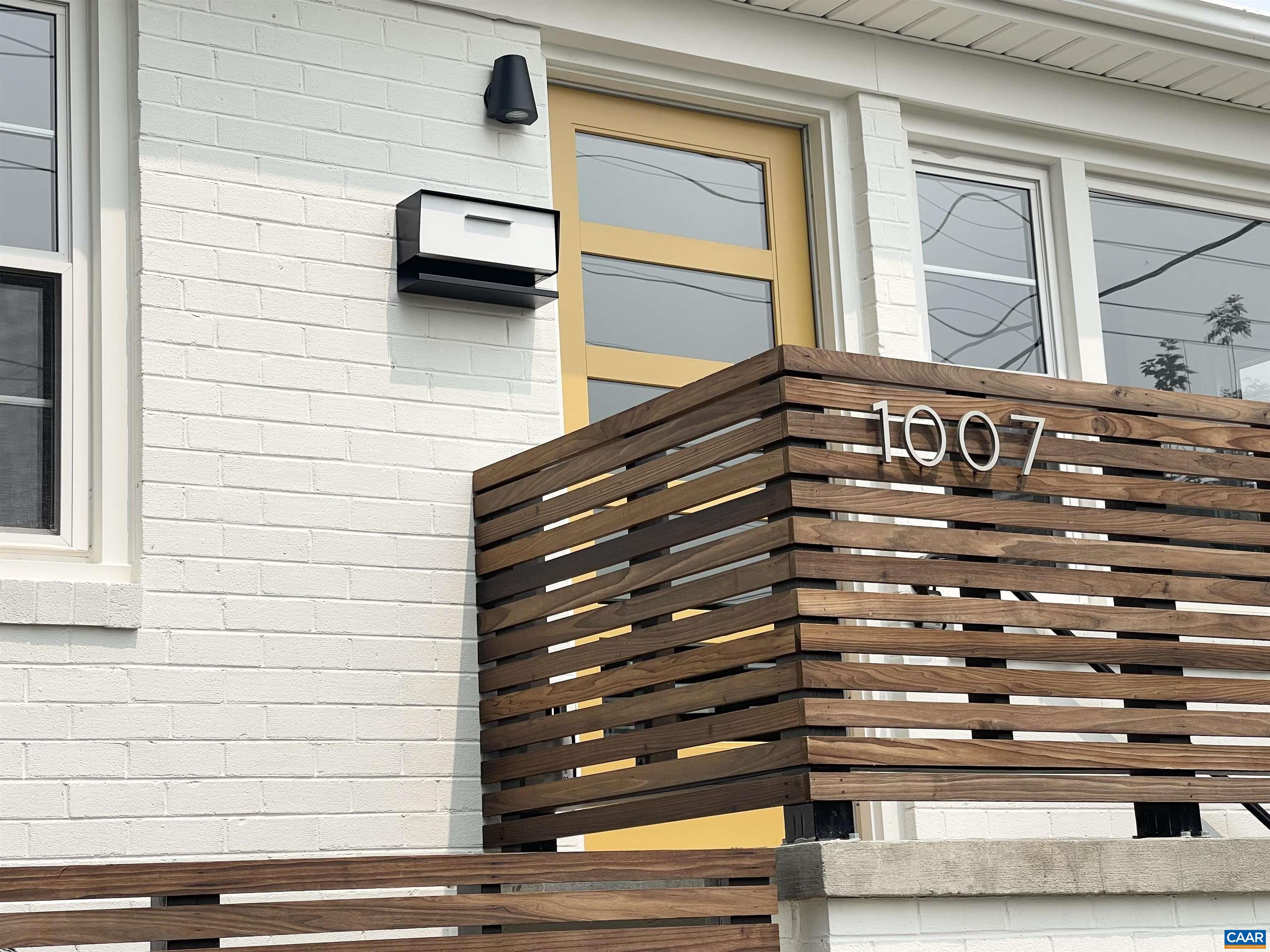 1007 SAINT CLAIR AVE