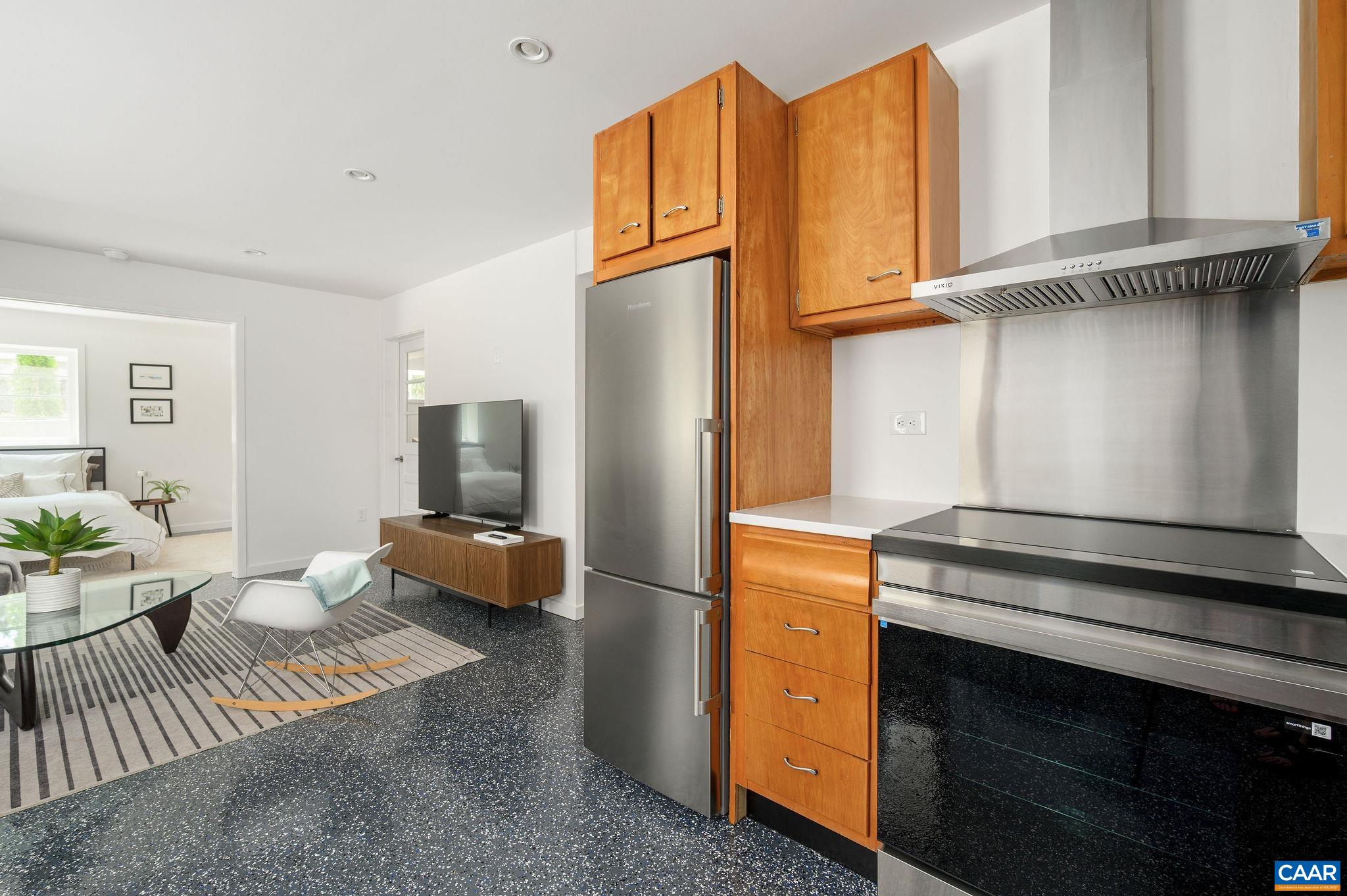 1007 SAINT CLAIR AVE