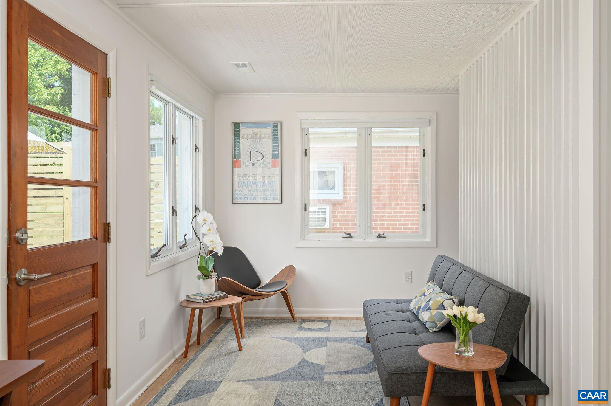 1007 SAINT CLAIR AVE
