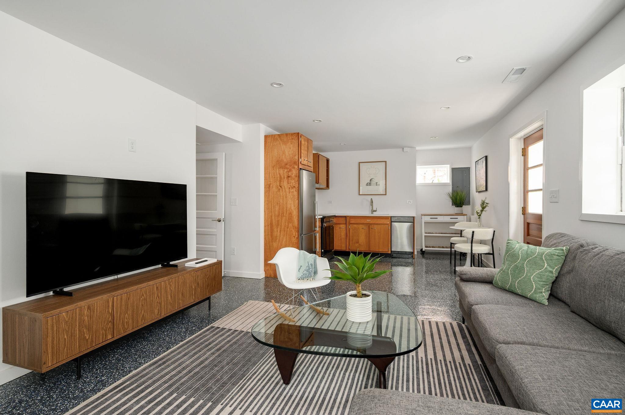 1007 SAINT CLAIR AVE