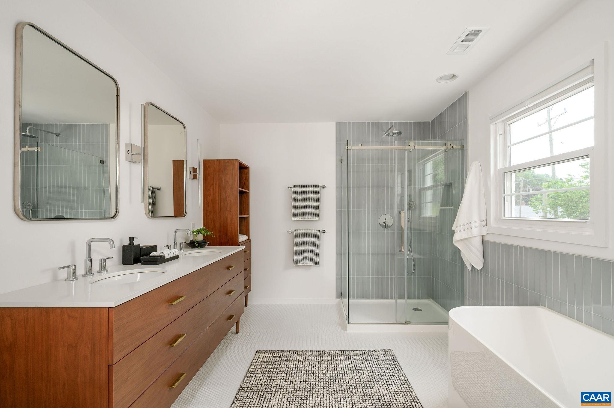 1007 SAINT CLAIR AVE