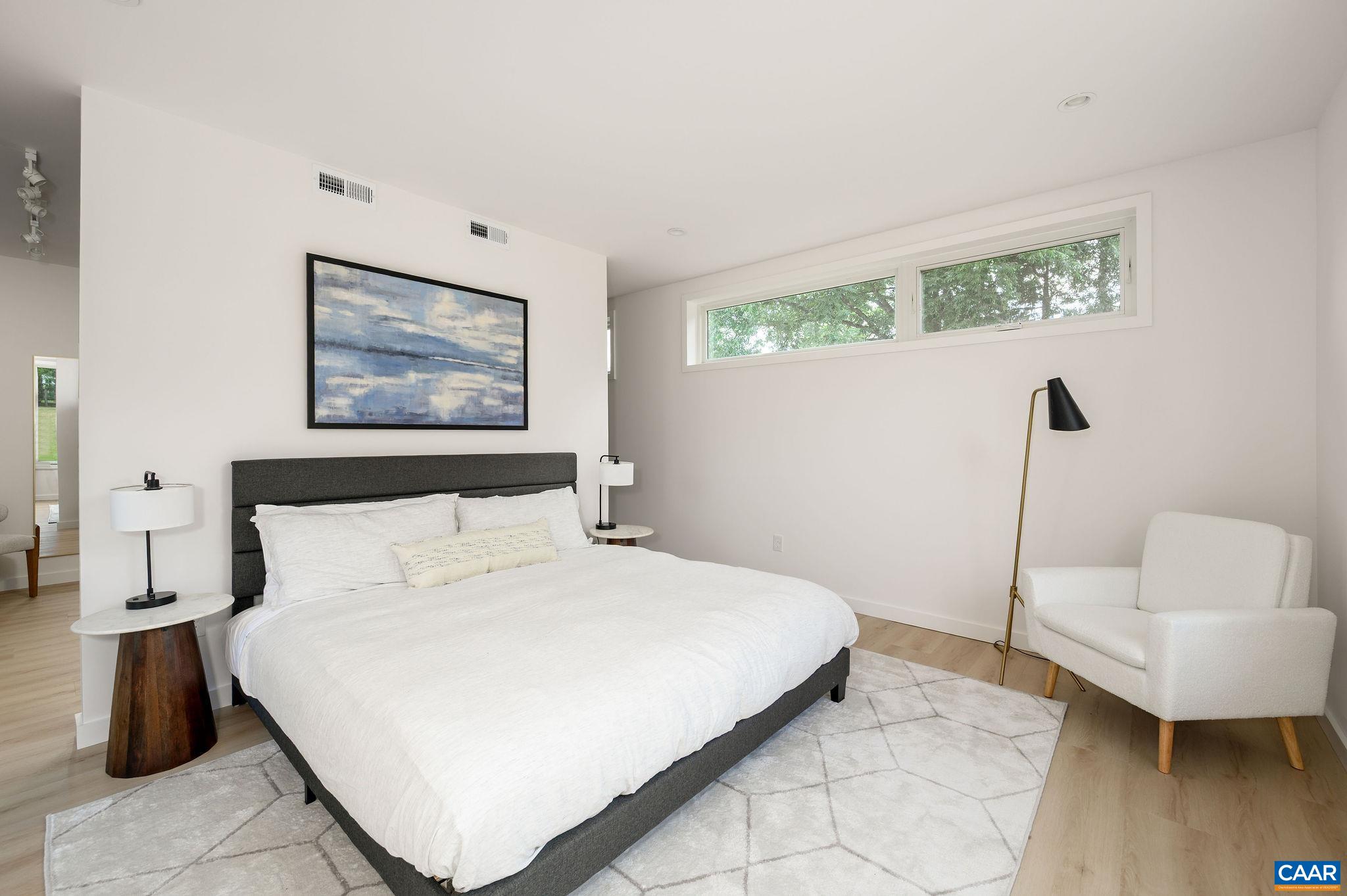 1007 SAINT CLAIR AVE