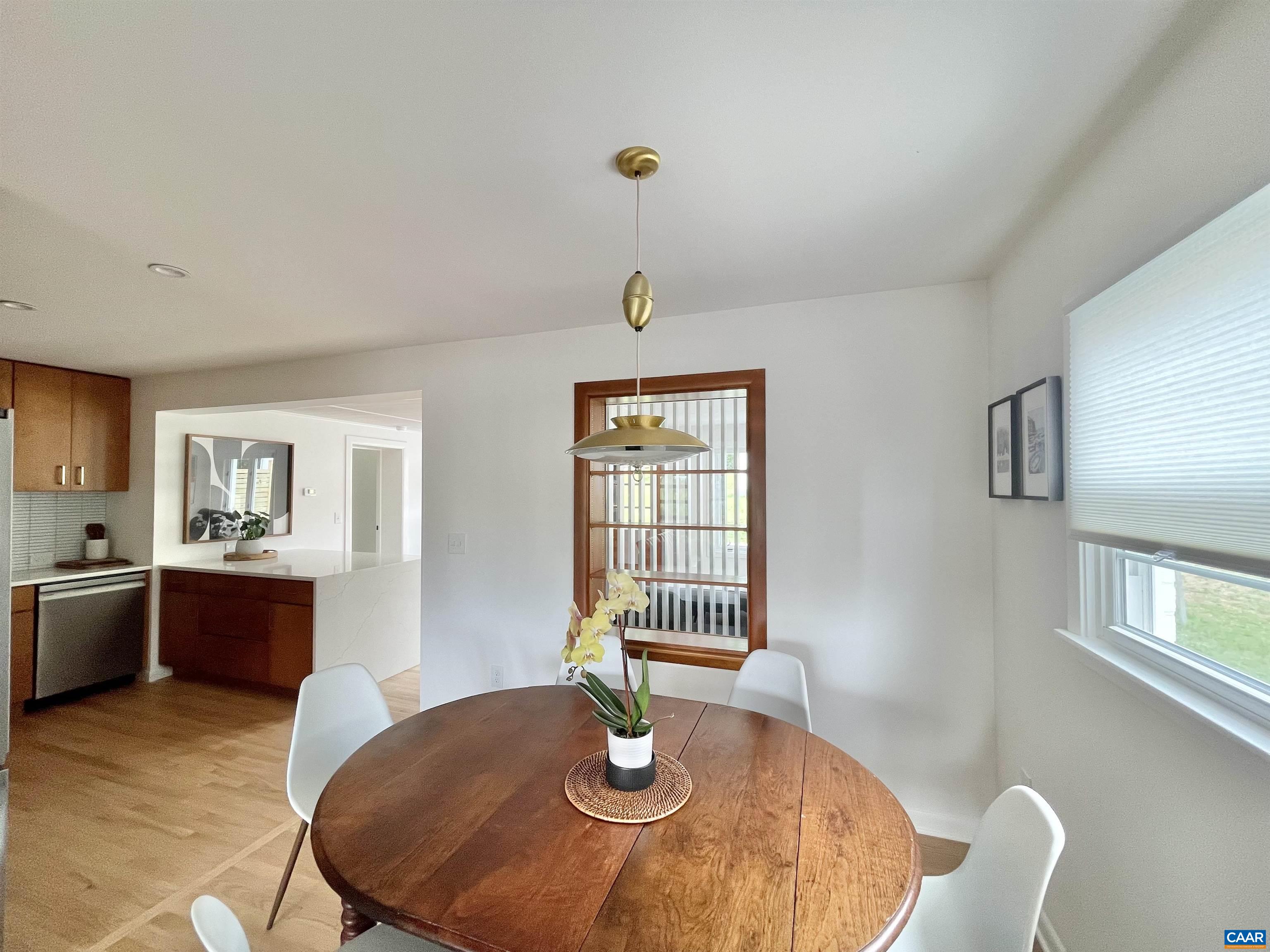1007 SAINT CLAIR AVE