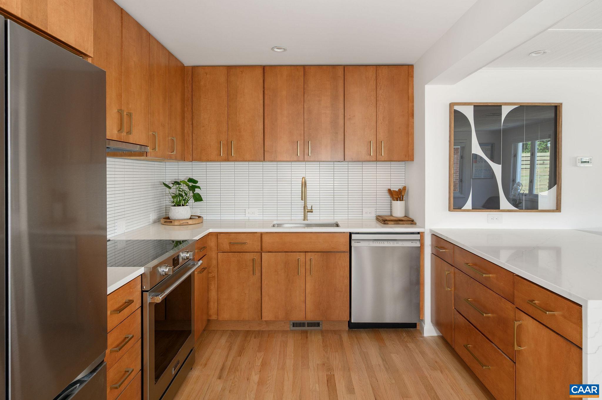 1007 SAINT CLAIR AVE