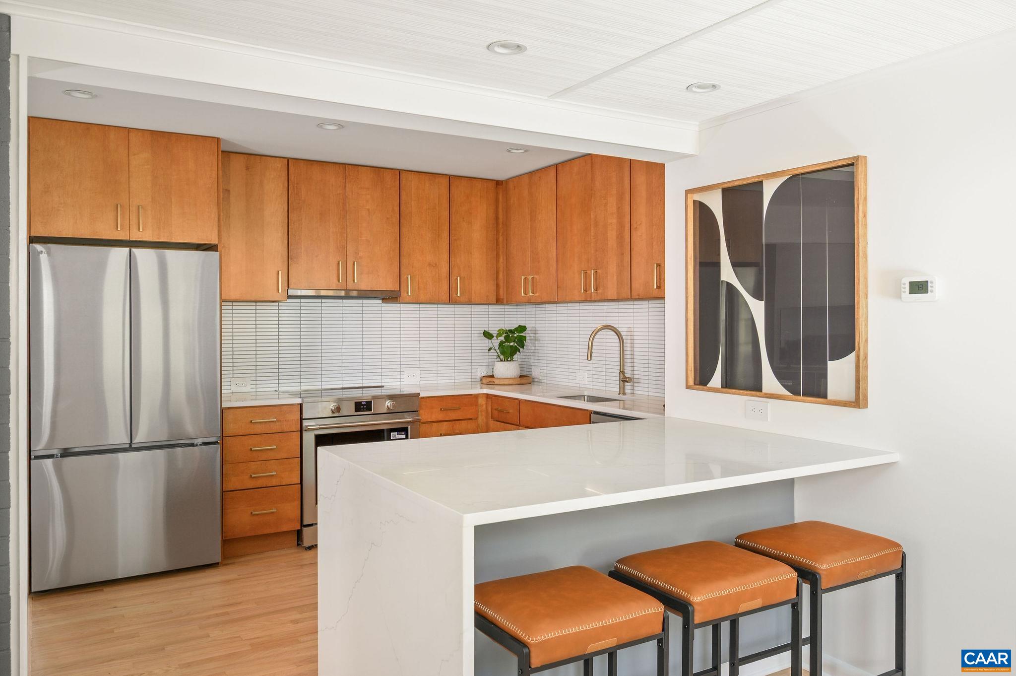1007 SAINT CLAIR AVE