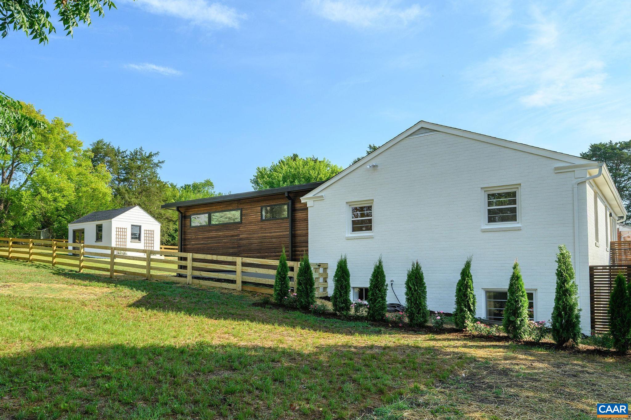 1007 SAINT CLAIR AVE