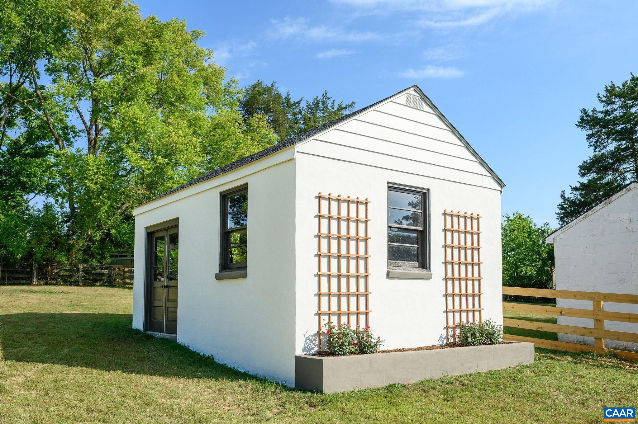 1007 SAINT CLAIR AVE