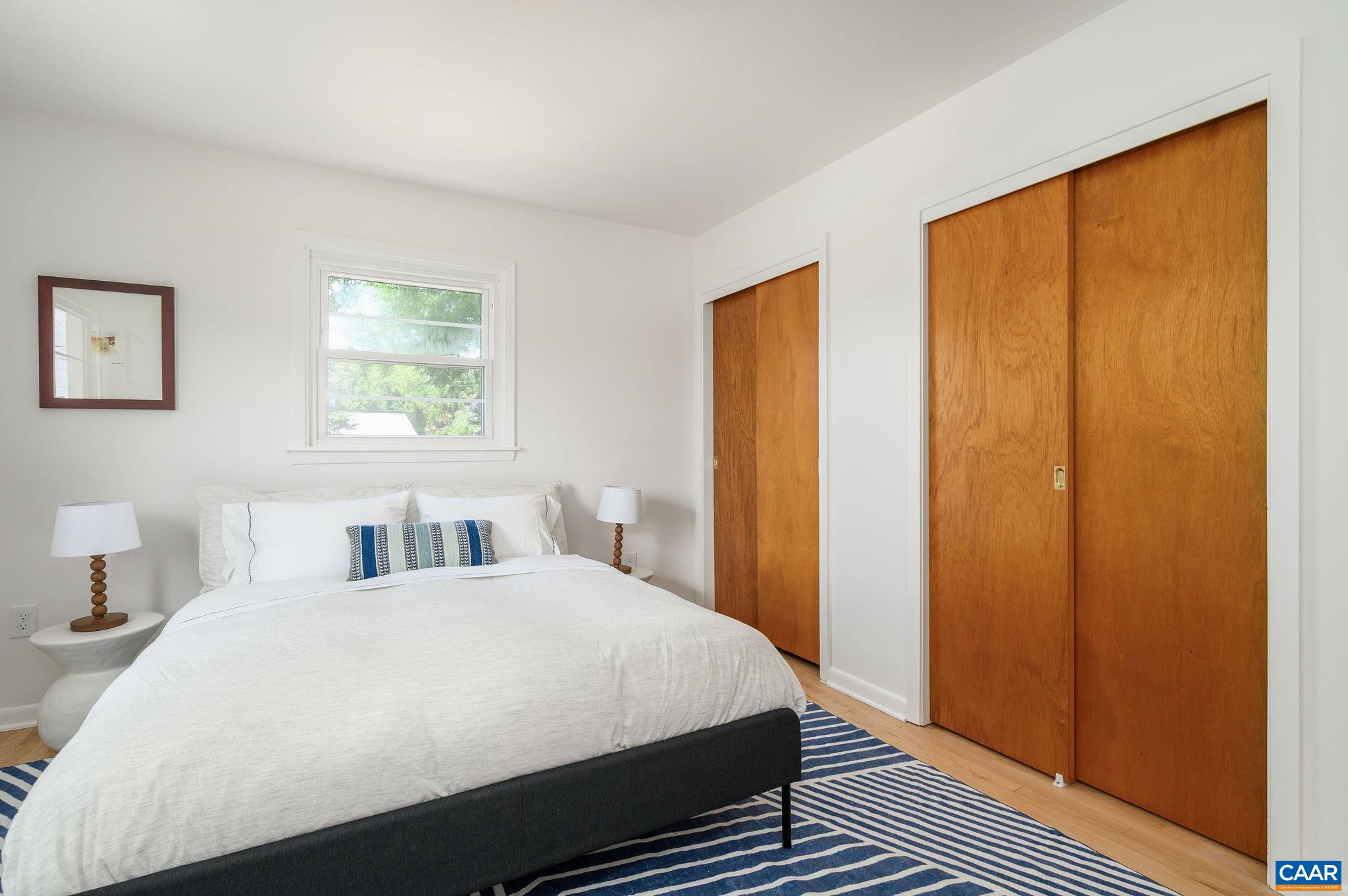 1007 SAINT CLAIR AVE