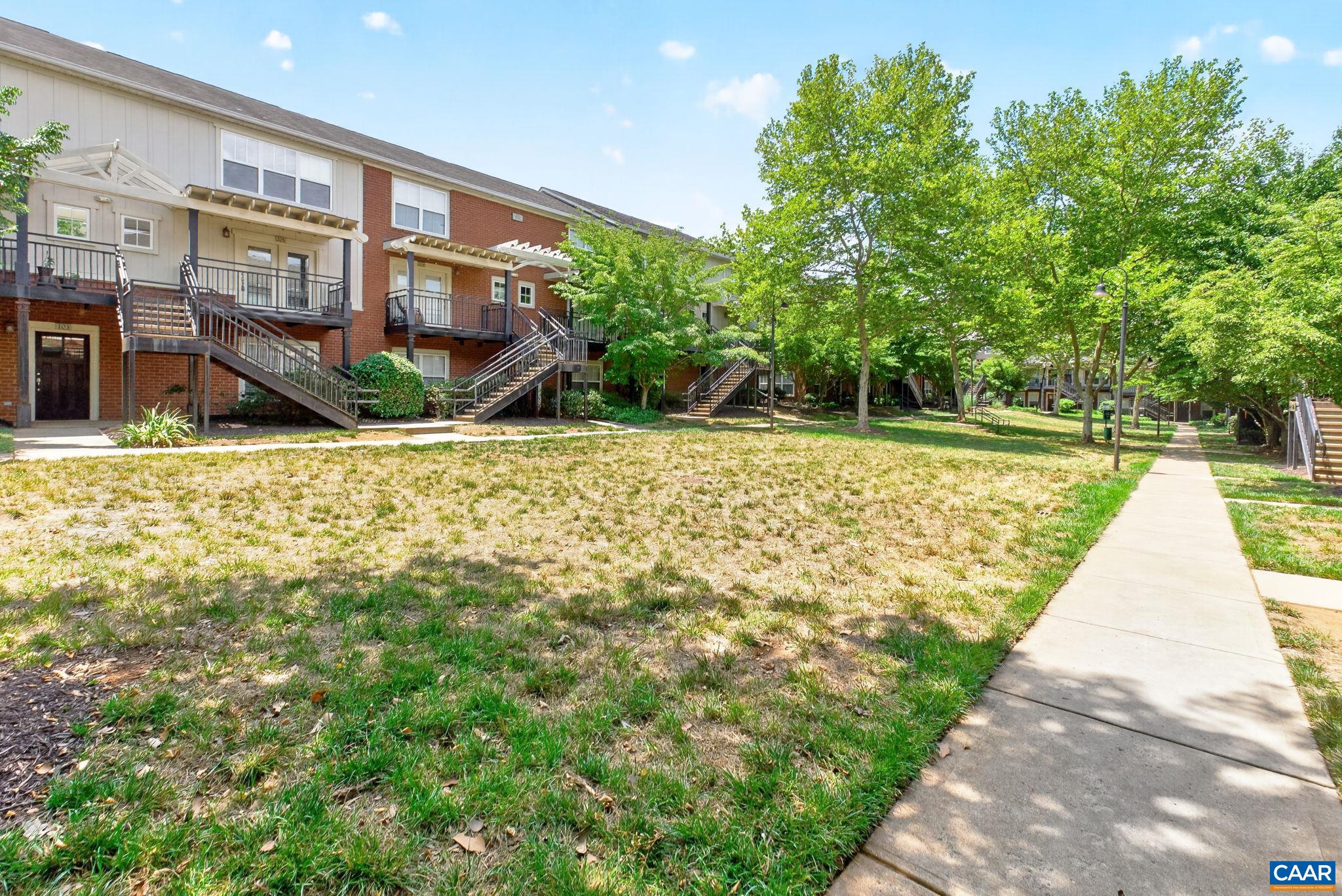 1915 BEECHCREST CT Unit: 101