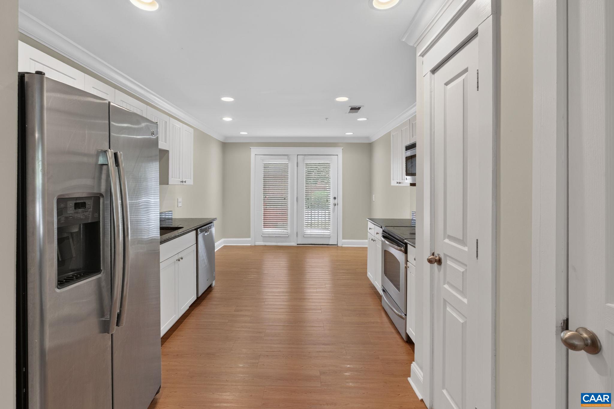 1915 BEECHCREST CT Unit: 101