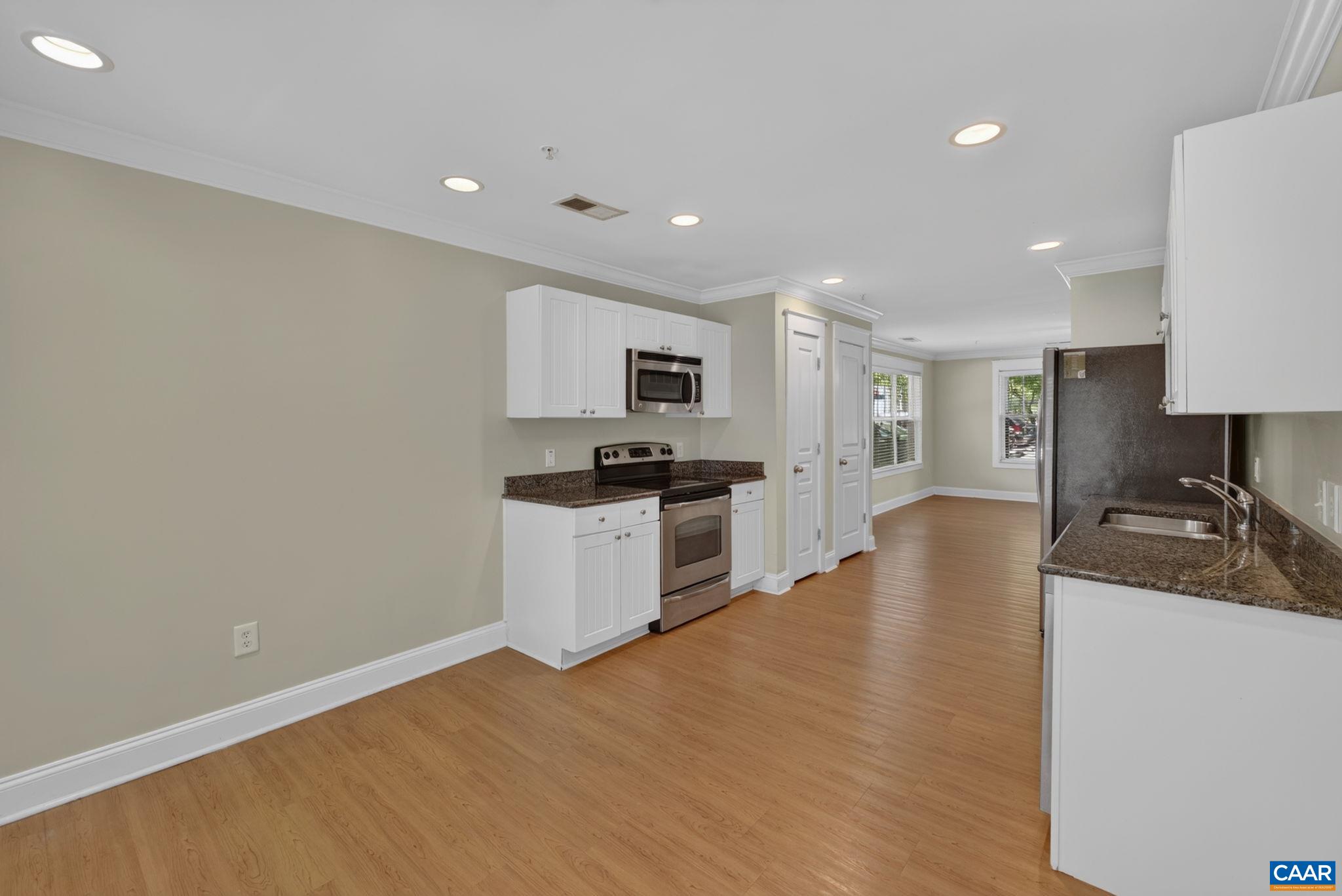 1915 BEECHCREST CT Unit: 101