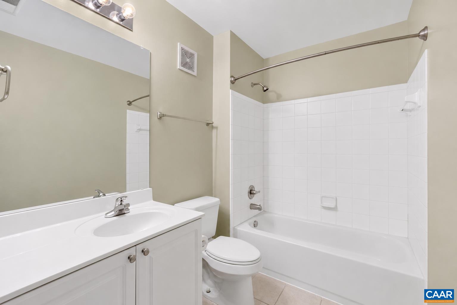 1915 BEECHCREST CT Unit: 101
