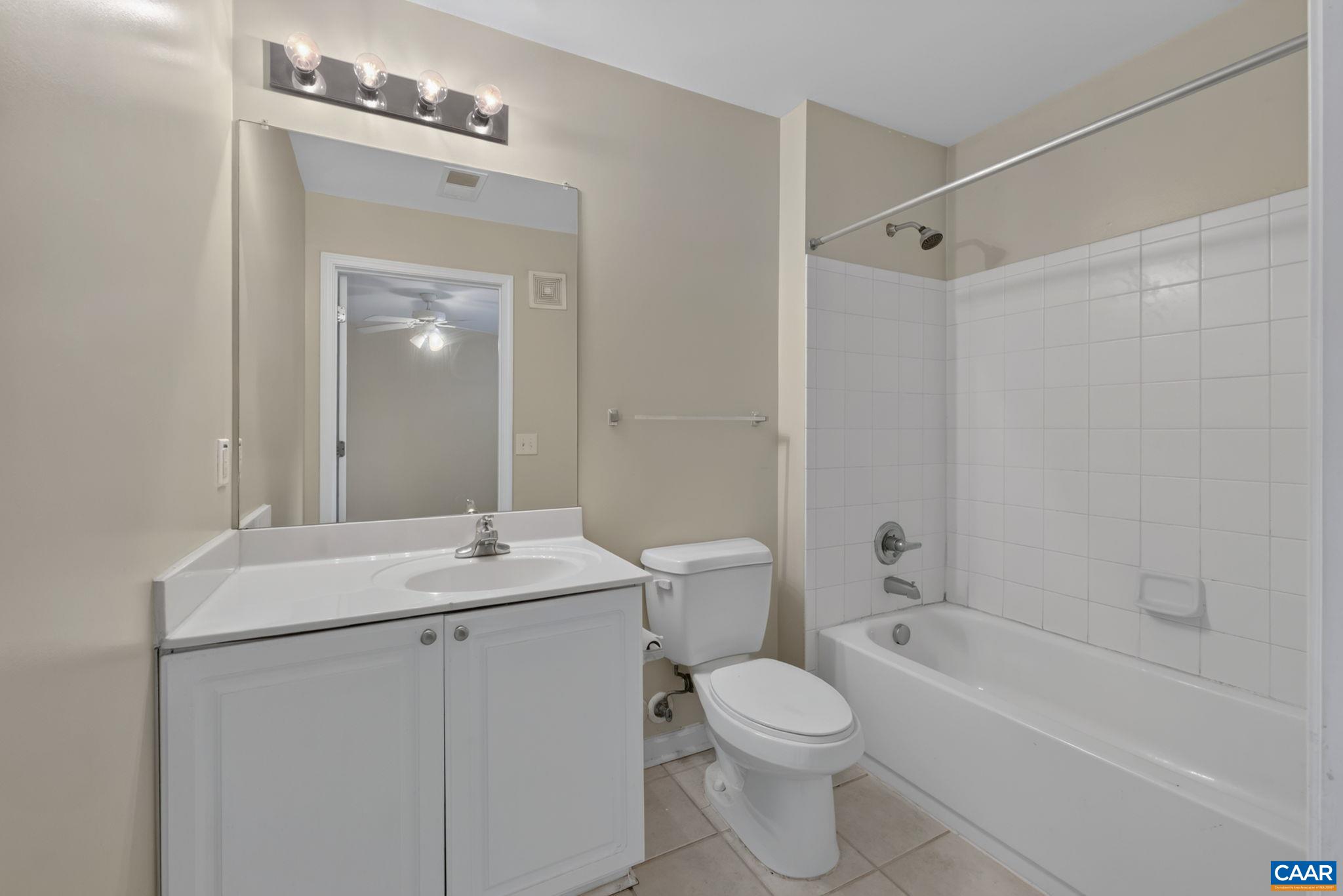 1915 BEECHCREST CT Unit: 101